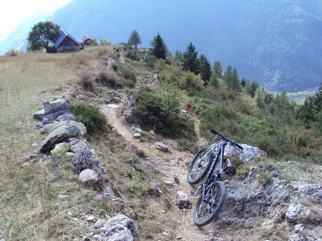 #10 descente du gr5 : la grosse marche trialisante descente du gr5 : la grosse marche trialisante