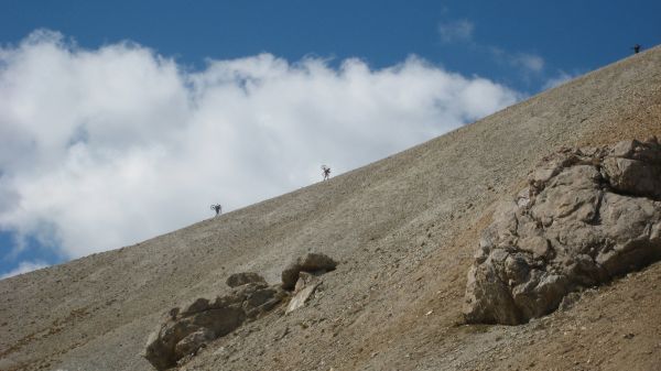 Montée à la Cucumelle : Portage obligatoire pour les 150 derniers mètres