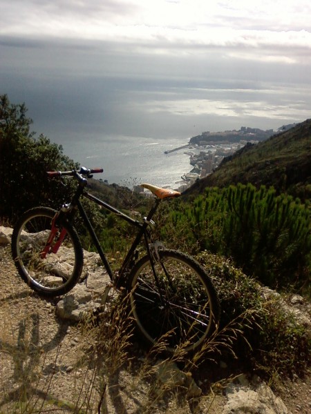 #1 Juste avant le Mont Gros : Vue sur Monaco depuis le début du sentier Juste avant le Mont Gros : Vue sur Monaco depuis le début du sentier