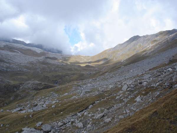 #5 Vallon de Mié : Montée au col permettant de basculer sur le Sanetsch Vallon de Mié : Montée au col permettant de basculer sur le Sanetsch