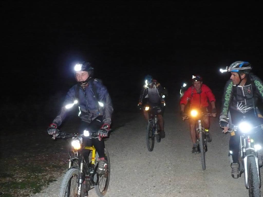 #1 Lueurs dans la nuit : Une partie de l Lueurs dans la nuit : Une partie de l'équipe