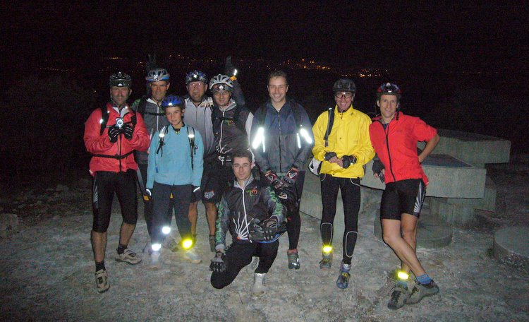 #6 Les noctambules : L Les noctambules : L'équipe à la table d'orientation
(photo Alain)