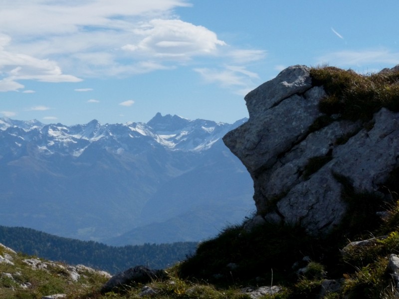 #8 Les Trois Pics de Belledonne : Il reste encore un peu de neige sur les sommets de Belledonne. Les Trois Pics de Belledonne : Il reste encore un peu de neige sur les sommets de Belledonne.