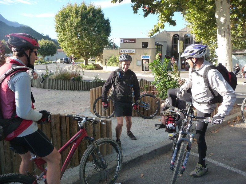 #1 Les Chemins du Soleil : Le départ à Digne, damien semble sourire encore, parce qu Les Chemins du Soleil : Le départ à Digne, damien semble sourire encore, parce qu'après...