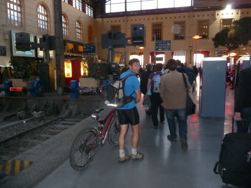 les Chemins du Soleil : Gare St Charles, Marseille, correspondance imminente !