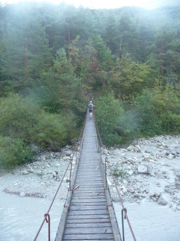 les Chemins du Soleil : Après Aiglun, le long de la rivière !