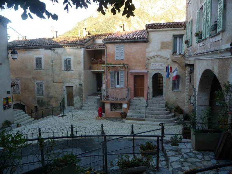 #32 les Chemins du Soleil : Aiglun, sa mairie... les Chemins du Soleil : Aiglun, sa mairie...