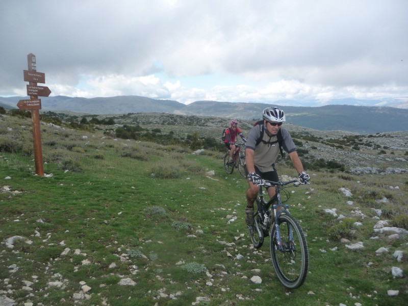 les Chemins du Soleil : A la Baisse de Viériou, enfin ! reste la descente technique sur Coursegoules !