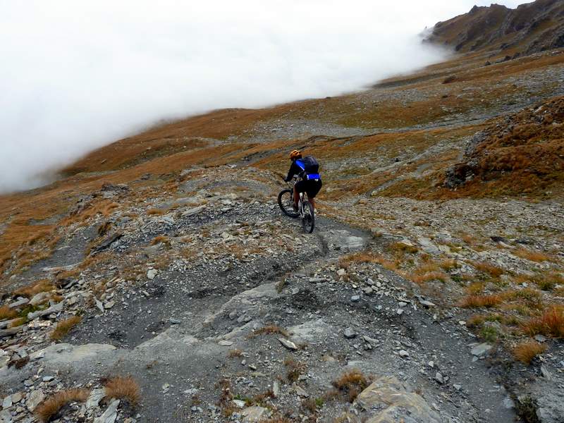 Pas de la Beccia : Belles épingles avant la plongée dans le brouillard