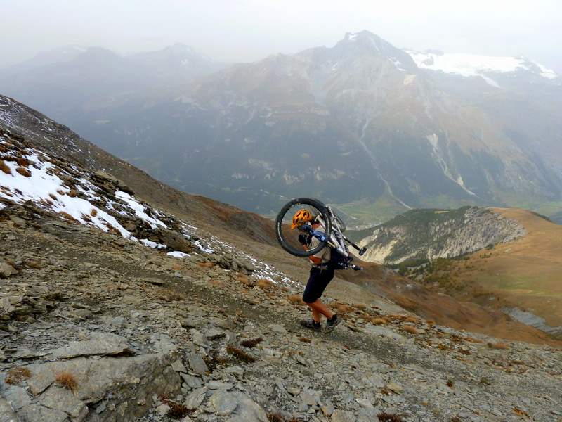 #16 Mont Froid : Un peut de portage sous le Mt Froid Mont Froid : Un peut de portage sous le Mt Froid