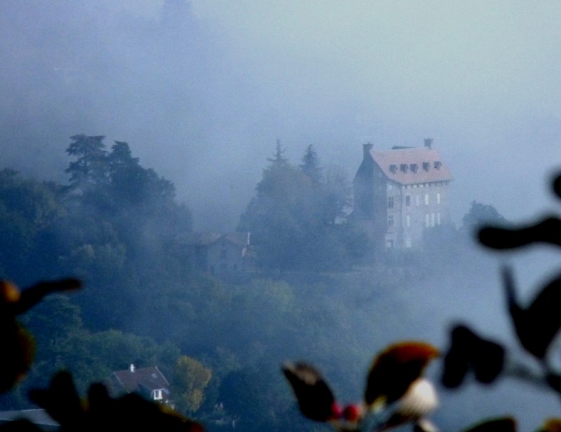 #5 Le Chateau de Bouquéon : qui sort de la brume. Le Chateau de Bouquéon : qui sort de la brume.