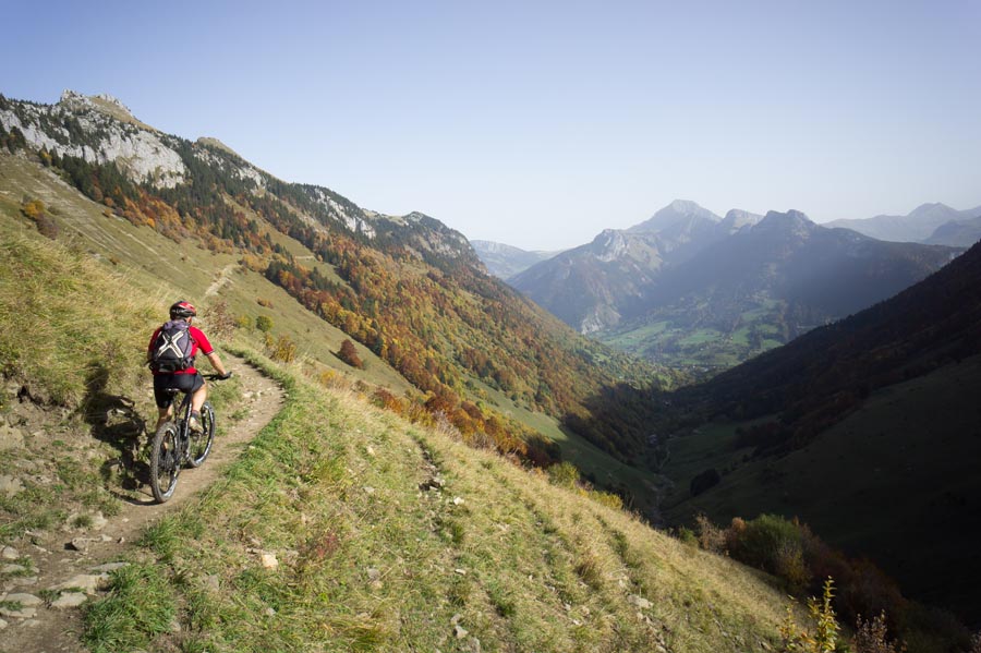 #6 traversée vers la Montagne des : poussage roulage sur quelques centaines de mètres traversée vers la Montagne des : poussage roulage sur quelques centaines de mètres