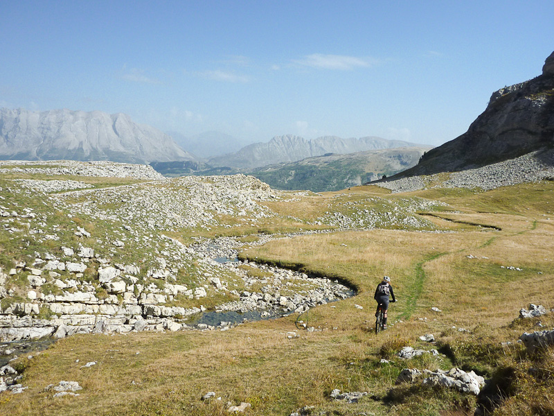 Col des Aiguilles : On se laisse glisser