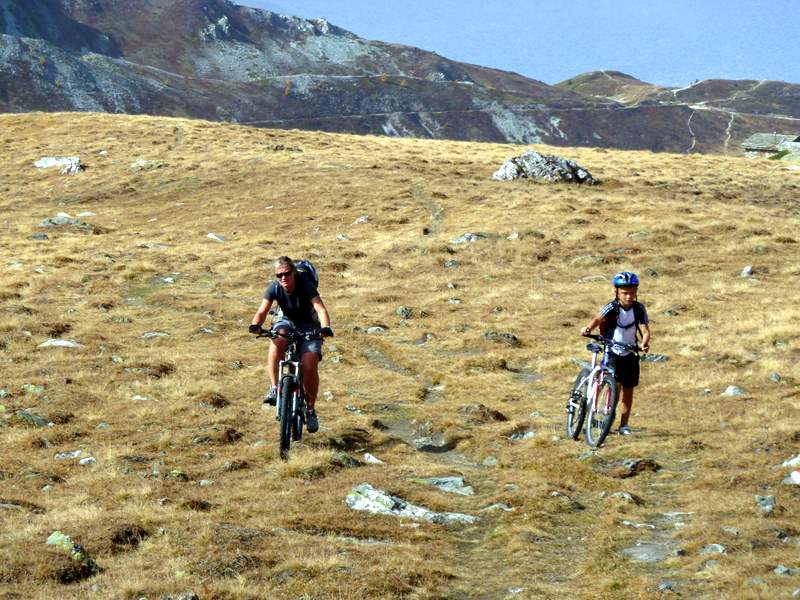 #5 Lac du Toûno : On pousse, on roule... Lac du Toûno : On pousse, on roule...