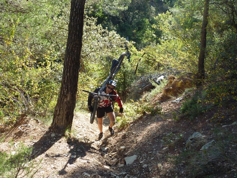 #1 Le portage du jour : Quelques zones de portages poussages sur le GR9 Le portage du jour : Quelques zones de portages poussages sur le GR9