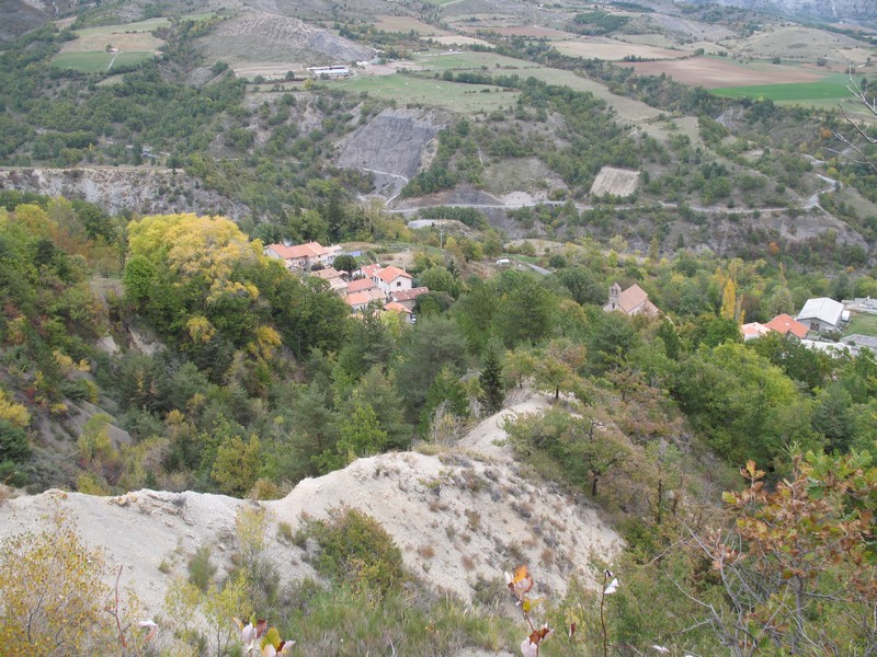 #11 Barcillonnette : joli village Barcillonnette : joli village