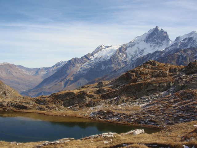 Lac Lerié : il prend la pause devant la Meije