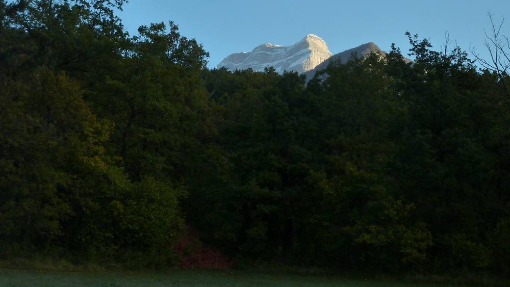 Contraste : l'automne en bas, l'hiver en haut