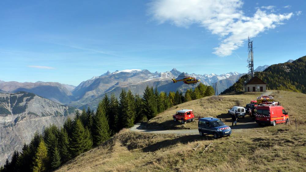 Au Feu !!!! : tout le monde est là, meme l'helico, visiblement il se passe quelque chose...