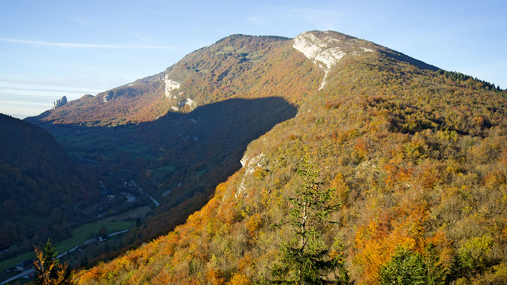 #4 Sentier de la Poteresse : Vue du bas sur la pointe de Bois Brûlé Sentier de la Poteresse : Vue du bas sur la pointe de Bois Brûlé