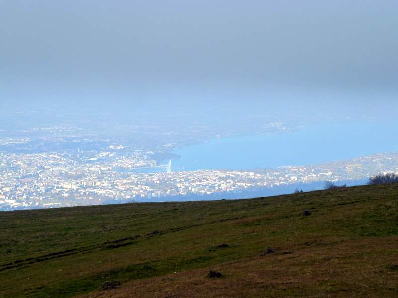 #1 Léman : Une fois n Léman : Une fois n'est pas coutume en automne, grand soleil sur Genève et Salève dans les nuages