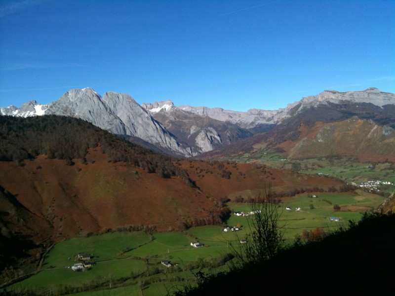 #1 Cirque de Lescun : Matinée de novembre fraiche et claire Cirque de Lescun : Matinée de novembre fraiche et claire