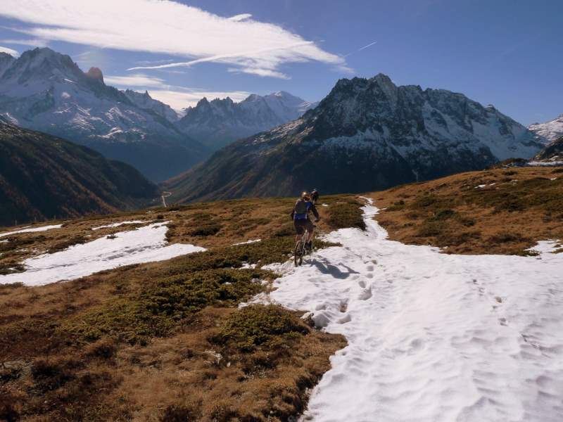 #1 Chalets de la Loriaz : Descente sur Vallorcine face au Mt Blanc Chalets de la Loriaz : Descente sur Vallorcine face au Mt Blanc
