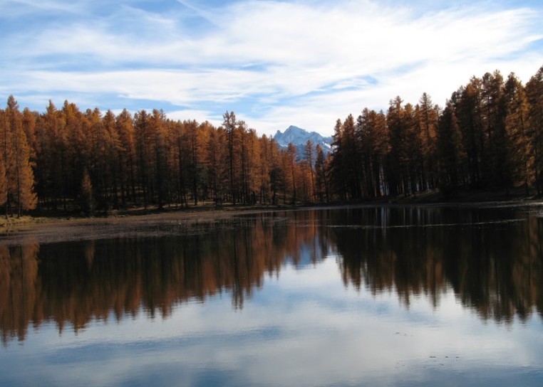 #11 Lac de Roue : symétrie Lac de Roue : symétrie