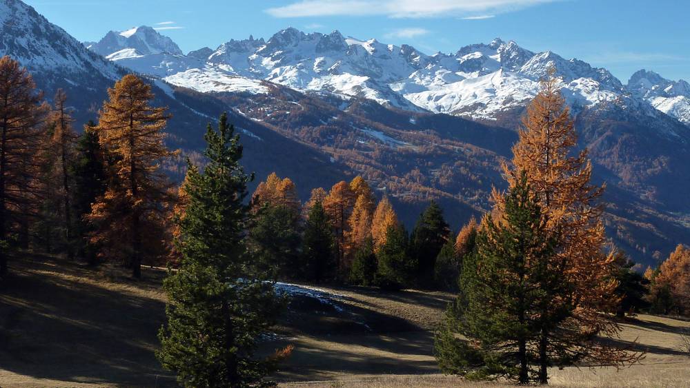 Ecrins : les Agneaux à droite, un bon souvenir...