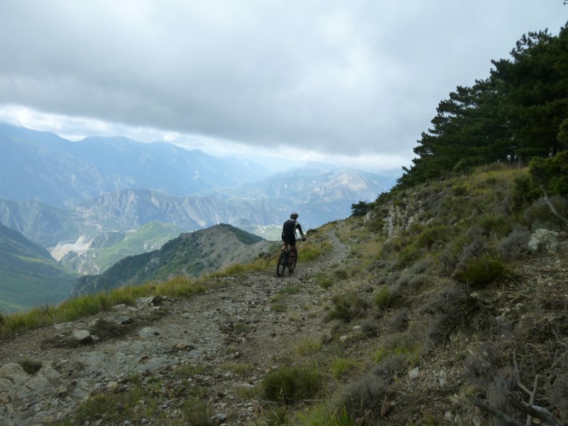 #9 Vers le col du Castel Gineste : C Vers le col du Castel Gineste : C'est lisse, sublime, ca file !!