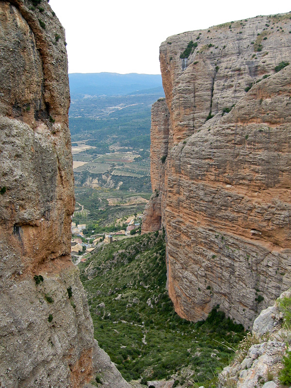 #8 Riglos : Vue plongeante sur le village Riglos : Vue plongeante sur le village