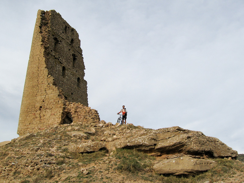 ruines de Virgen de Marcuello : Construire des châteaux en Espagne, c'est pas un bon placement !