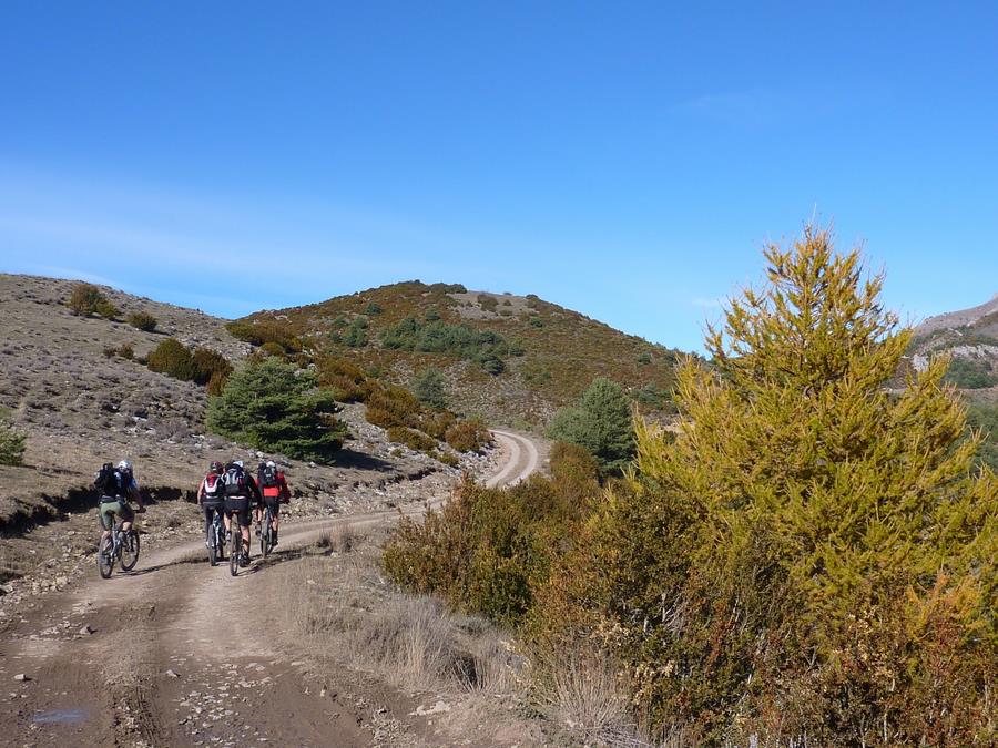 Bientôt le col du Mont : La piste se radoucit