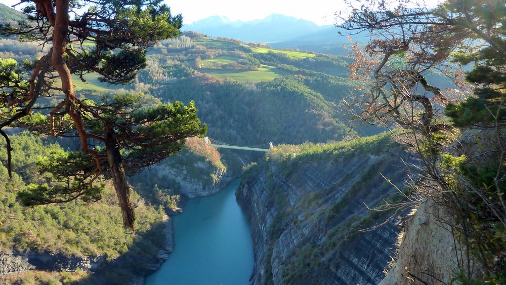 Sentier du Pas de Berlioz : la vue sur le Pont de Brion est magnifique