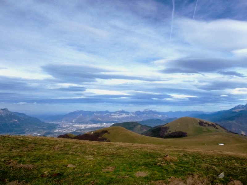 Montagne du Conest : avec Grenoble et la Chartreuse en toile de fond.