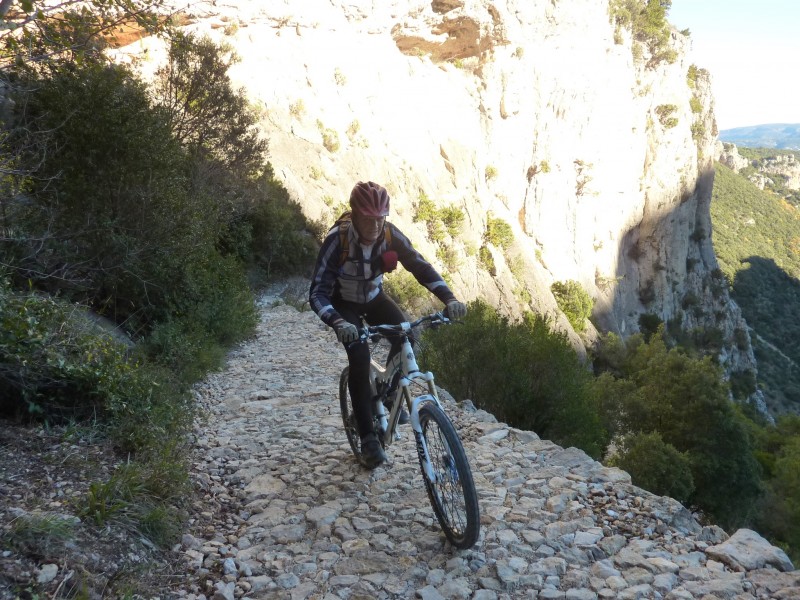 #5 Sentier empierré : Le sentier a été rénové Sentier empierré : Le sentier a été rénové