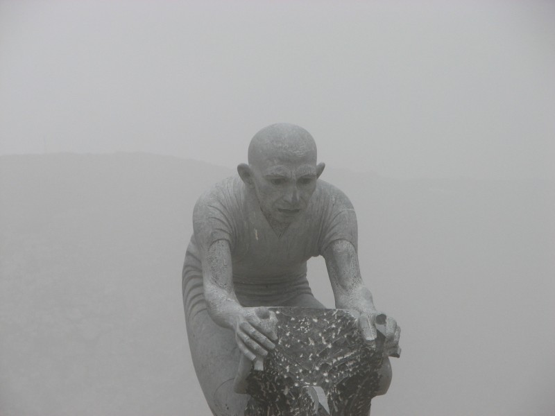 #23 Colle dei Morti : Au colle dei Morti, Pantani fantomatique surgit de la "nebbia" Colle dei Morti : Au colle dei Morti, Pantani fantomatique surgit de la "nebbia"