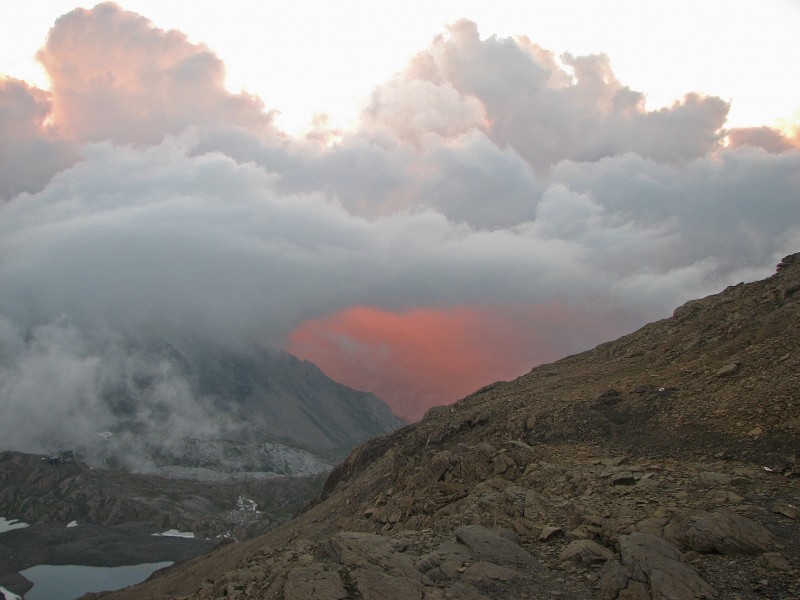 Wildstrubel 21 : Coucher de soleil à Wildstrubelhütte