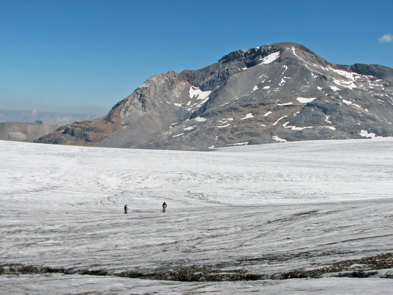 #5 Wildstrubel 5 : Traversée du glacier avec en point de mire l Wildstrubel 5 : Traversée du glacier avec en point de mire l'arête S du Wildstrubel