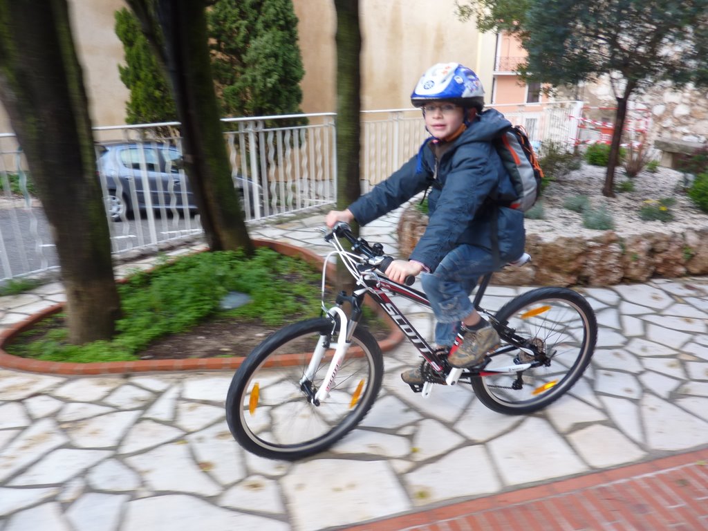 Ruelles de La Turbie : Sentiment de déjà vu, mais pas avec le même vélo !