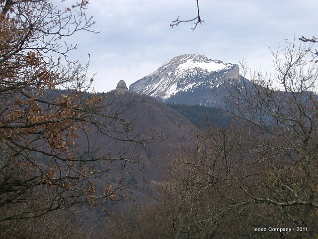 #3 Chamechaude : Depuis le haut Charpenet, on découvre la calvitie précoce de ce beau sommet Chamechaude : Depuis le haut Charpenet, on découvre la calvitie précoce de ce beau sommet