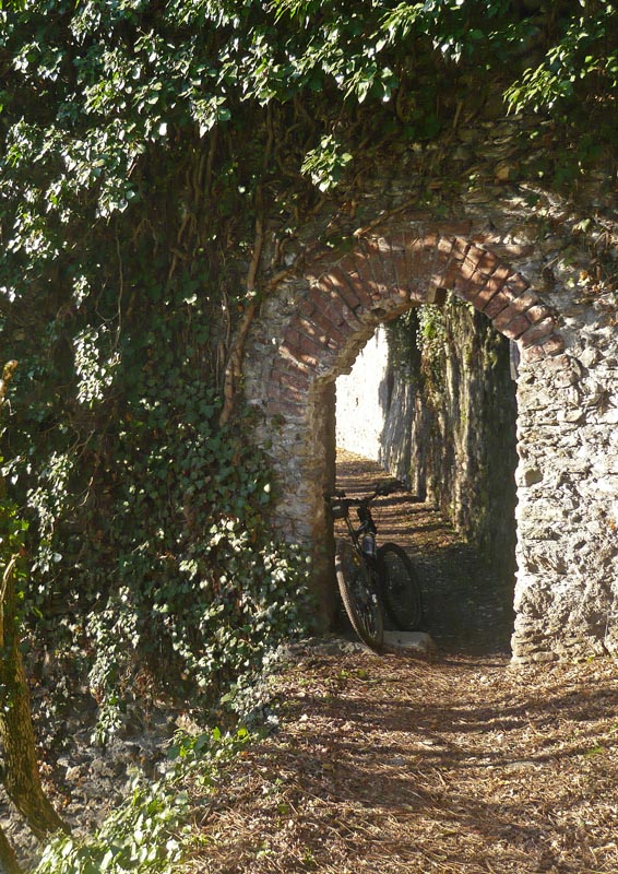 #3 Sentier de Farette à Conflans : Arrivée à Conflans Sentier de Farette à Conflans : Arrivée à Conflans