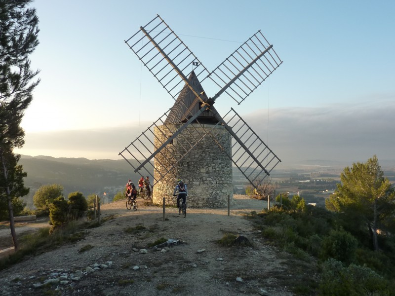 #2 Arrivée au moulin : pour une courte pause panoramique Arrivée au moulin : pour une courte pause panoramique