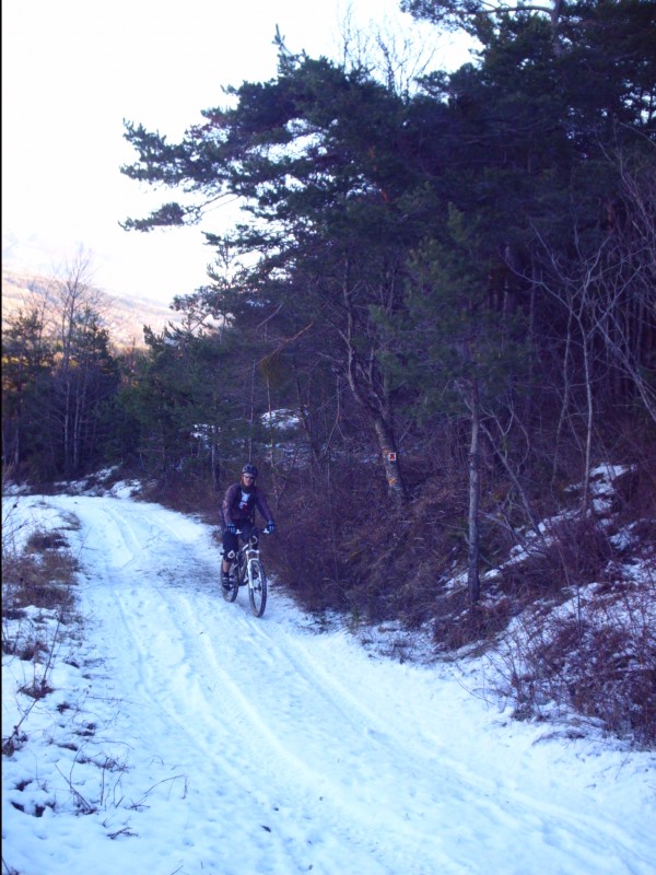 #3 un peu de neige : un peu de neige de temps en temps sur le parcours un peu de neige : un peu de neige de temps en temps sur le parcours