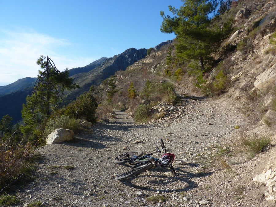 #3 Piste de montée : Le premier lacet Piste de montée : Le premier lacet