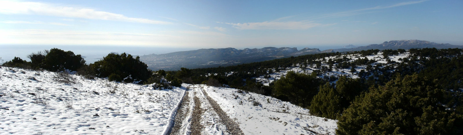 #2 Neige et mer : Depuis la piste du Montounier: de la Ciotat aux Calanques Neige et mer : Depuis la piste du Montounier: de la Ciotat aux Calanques