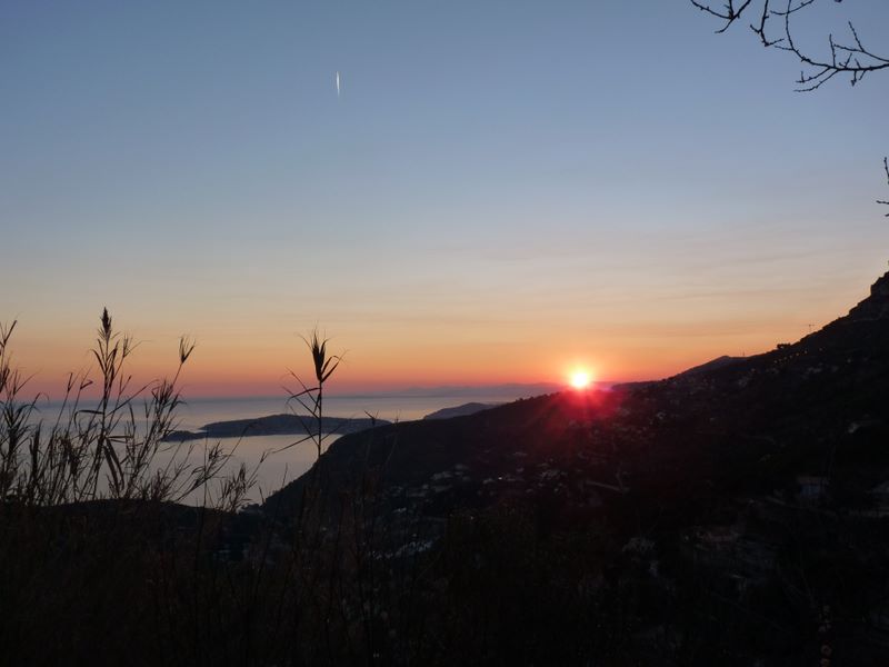 #13 Soleil couchant. : Couché de de soleil sur le Tanneron avant de revenir sur la Turbie. Soleil couchant. : Couché de de soleil sur le Tanneron avant de revenir sur la Turbie.