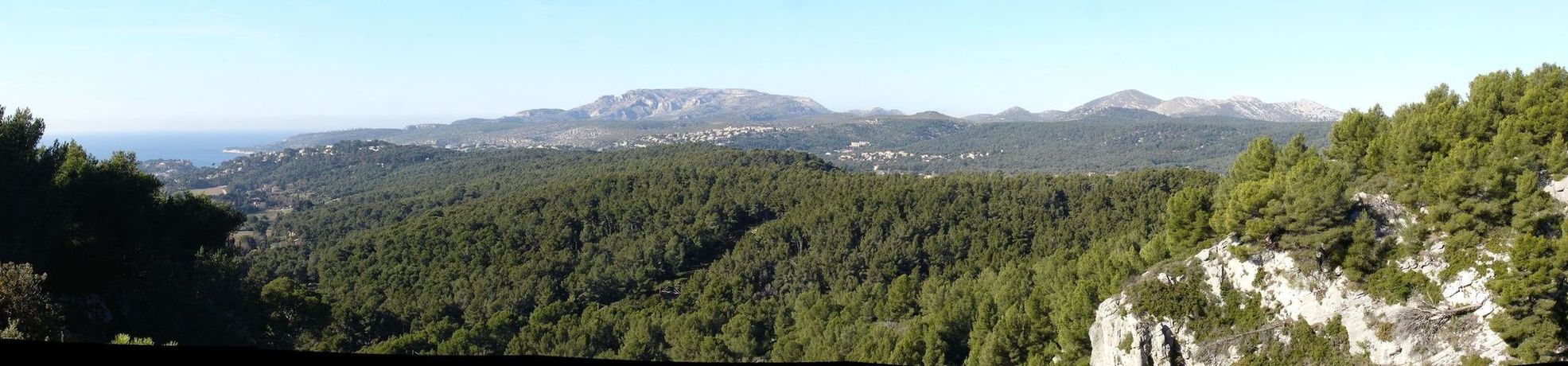 #2 Belvédère : les Calanques depuis le bois de la Marcouline Belvédère : les Calanques depuis le bois de la Marcouline