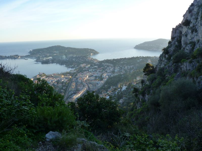 #10 Cap Ferrat : Depuis la vertigineuse trouée de la chapelle Saint-Grat, quartier Saint-Michel. Cap Ferrat : Depuis la vertigineuse trouée de la chapelle Saint-Grat, quartier Saint-Michel.