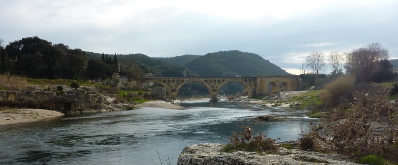 #2 Le Pont de Collias : Pas de canoé aujourd Le Pont de Collias : Pas de canoé aujourd'hui et pourtant il y a de l'eau